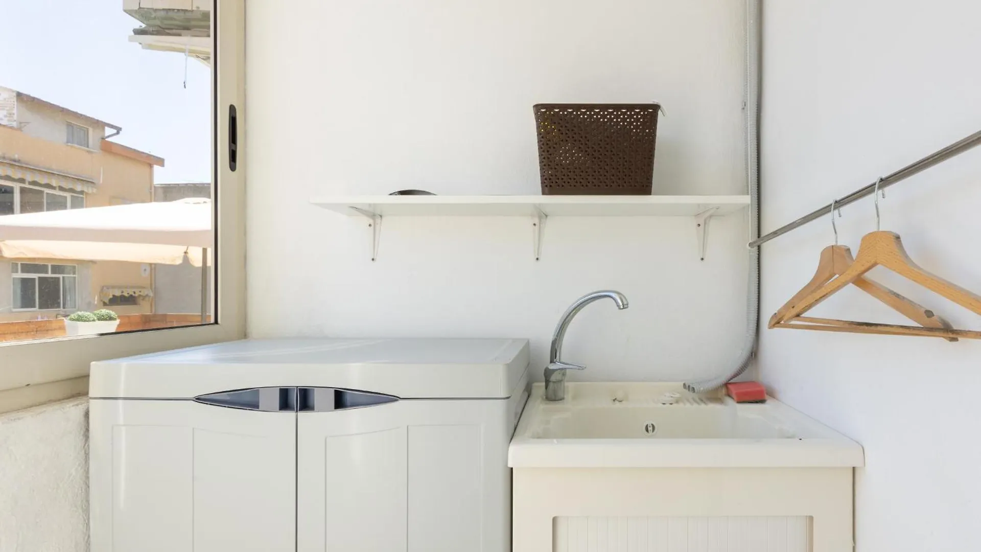 Max Apartment Quartu SantʼElena Itálie