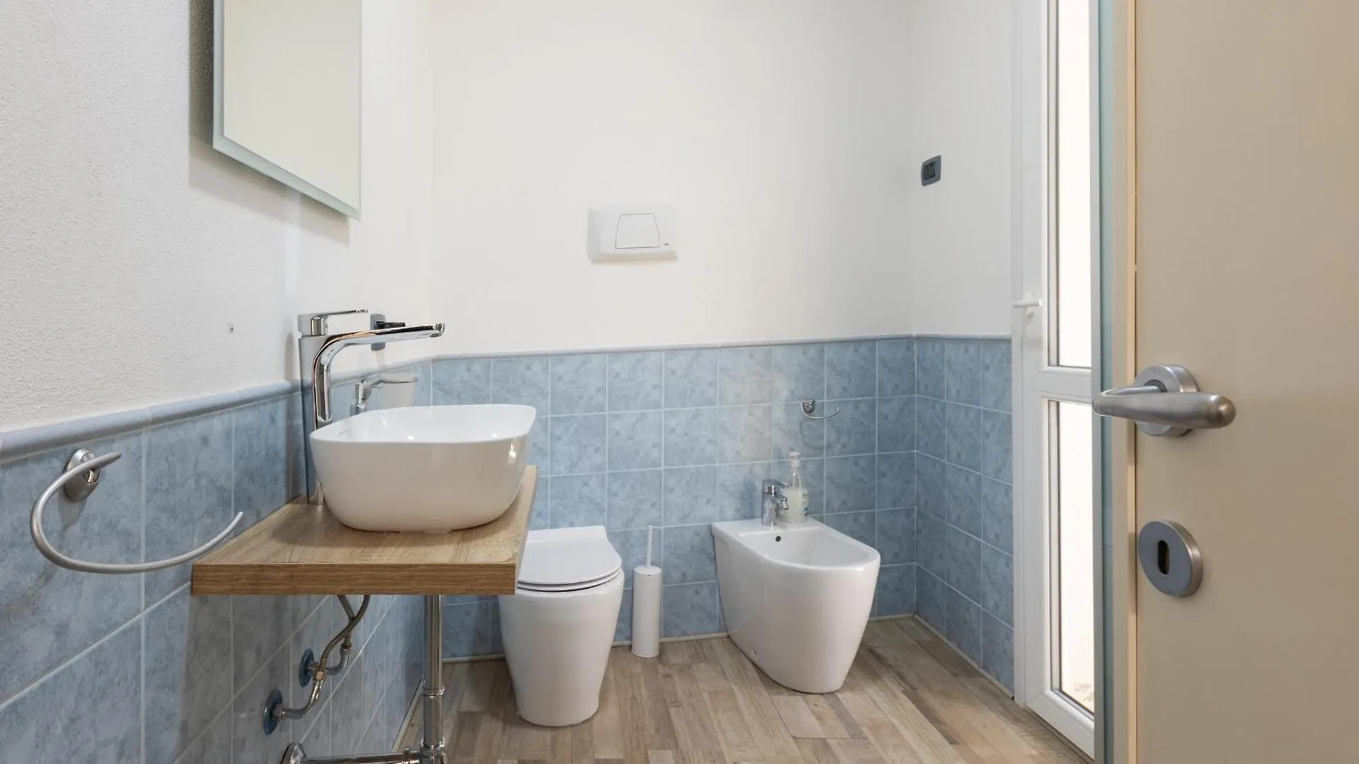 Max Apartment Quartu SantʼElena Itálie